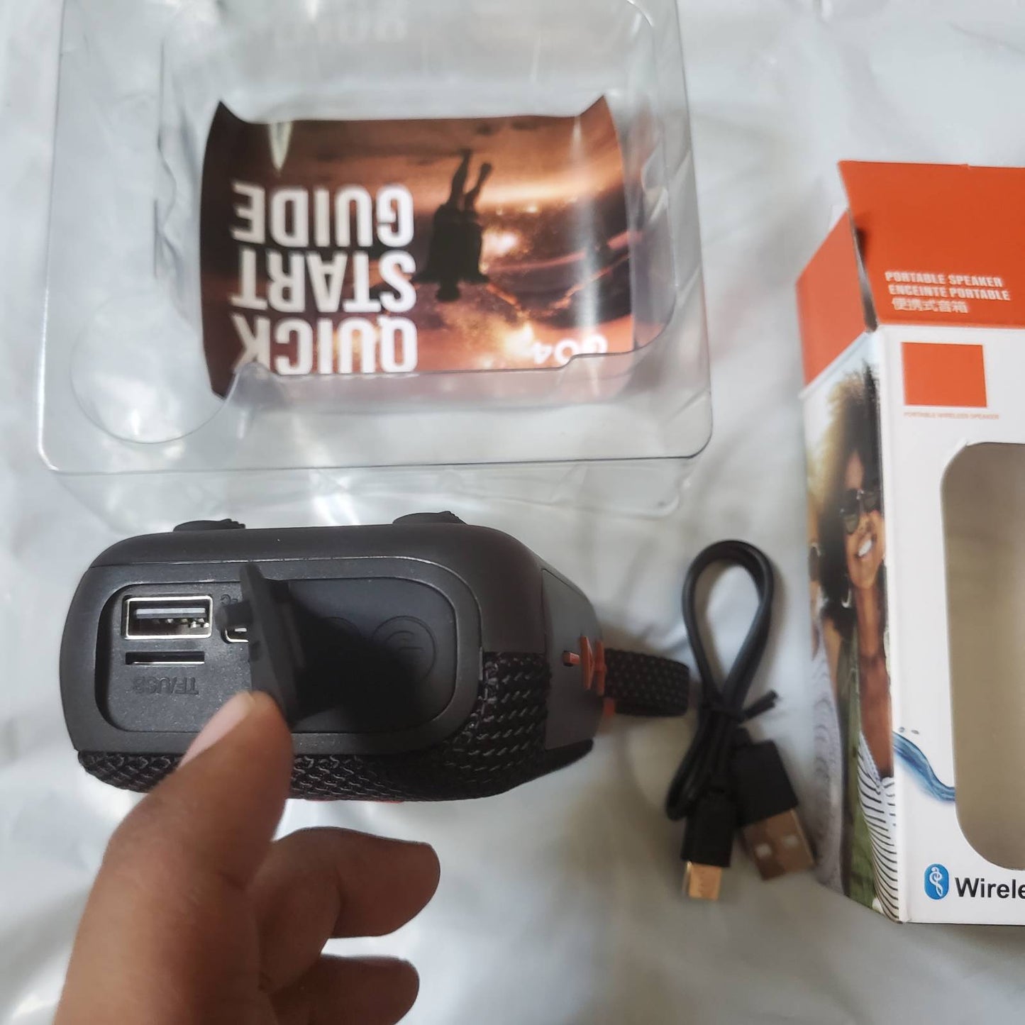 JBL GO4 Black Speaker USB Port